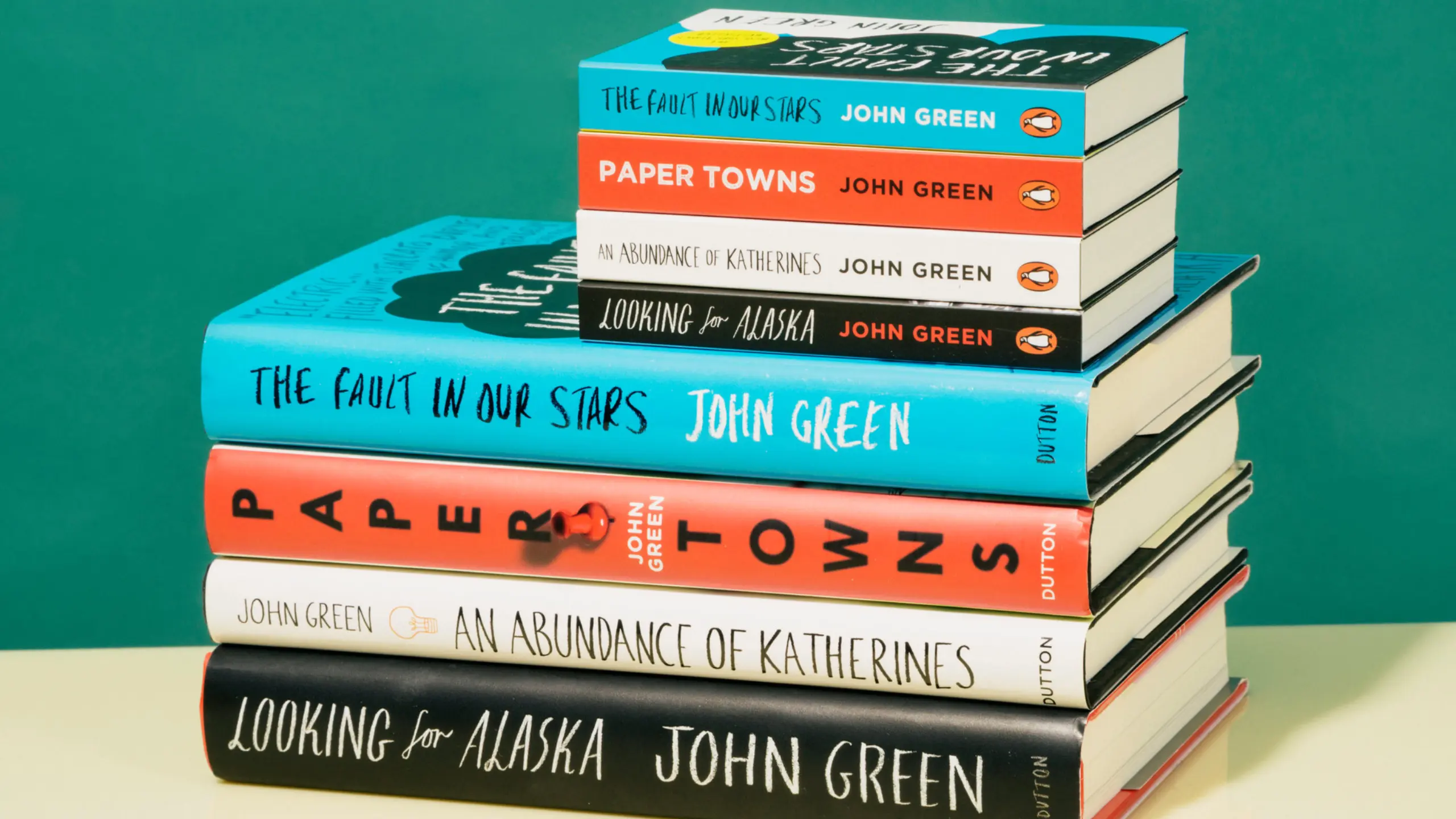 Libros pocket apilados